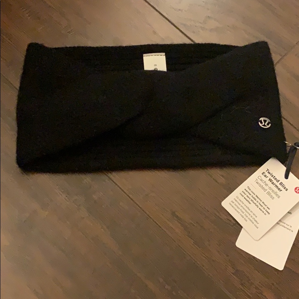 Lululemon black twisted bliss head band
